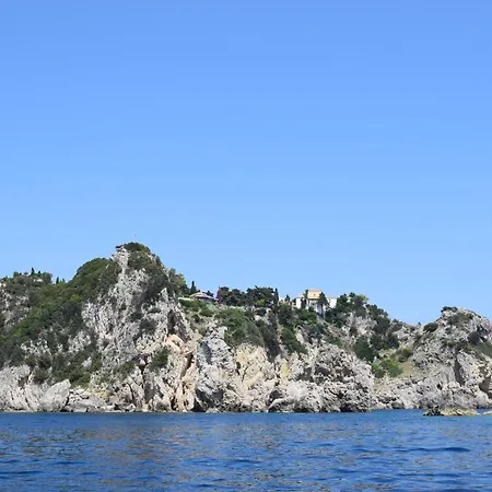 Manolo Corfu * Paleokasztríca