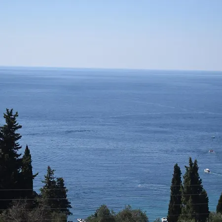 Manolo Corfu * Paleokasztríca